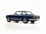 The Classic Motor Company - 1970 Alfa Romeo Giulia GT 1300 Junior AR1250682 - Studio